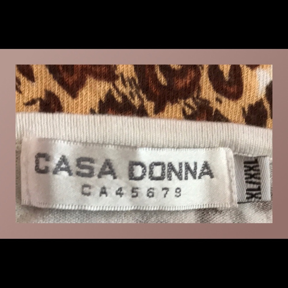 🦁CASA DONNA Sweater🦁 - Picture 3 of 3